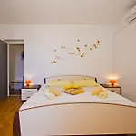 Ivusic Apartment *
