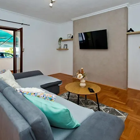 Ivusic Apartment Hvar Town