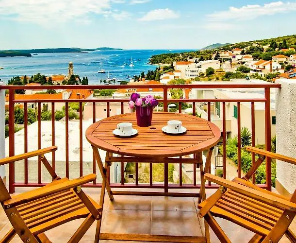 Ivusic Apartamento Hvar Town